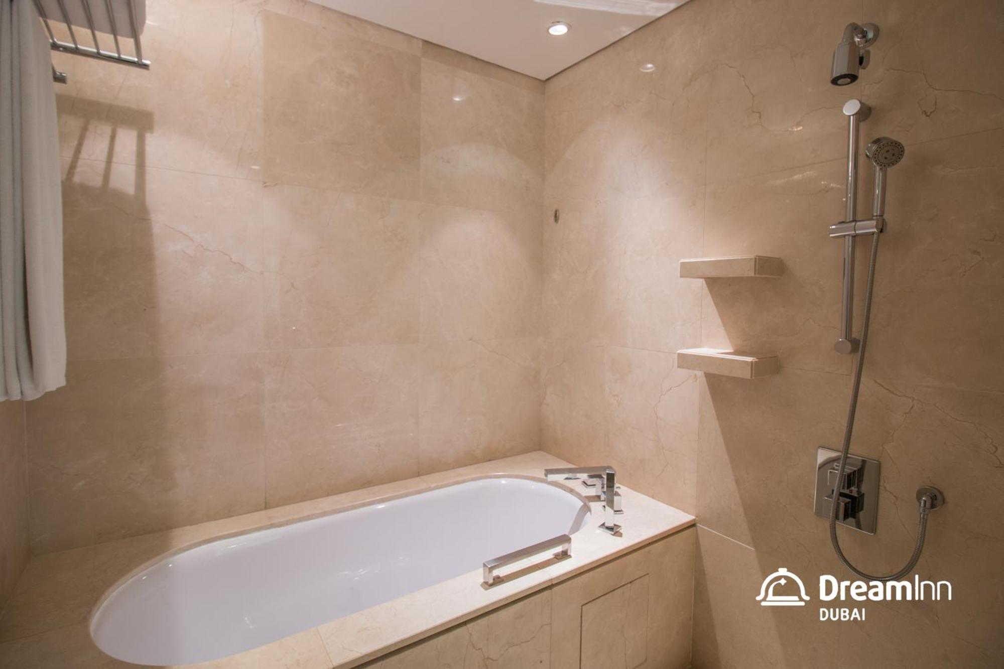 Dream Inn Dubai Apartments- Premium 1Br Connected To Dubai Marina Mall Exterior photo